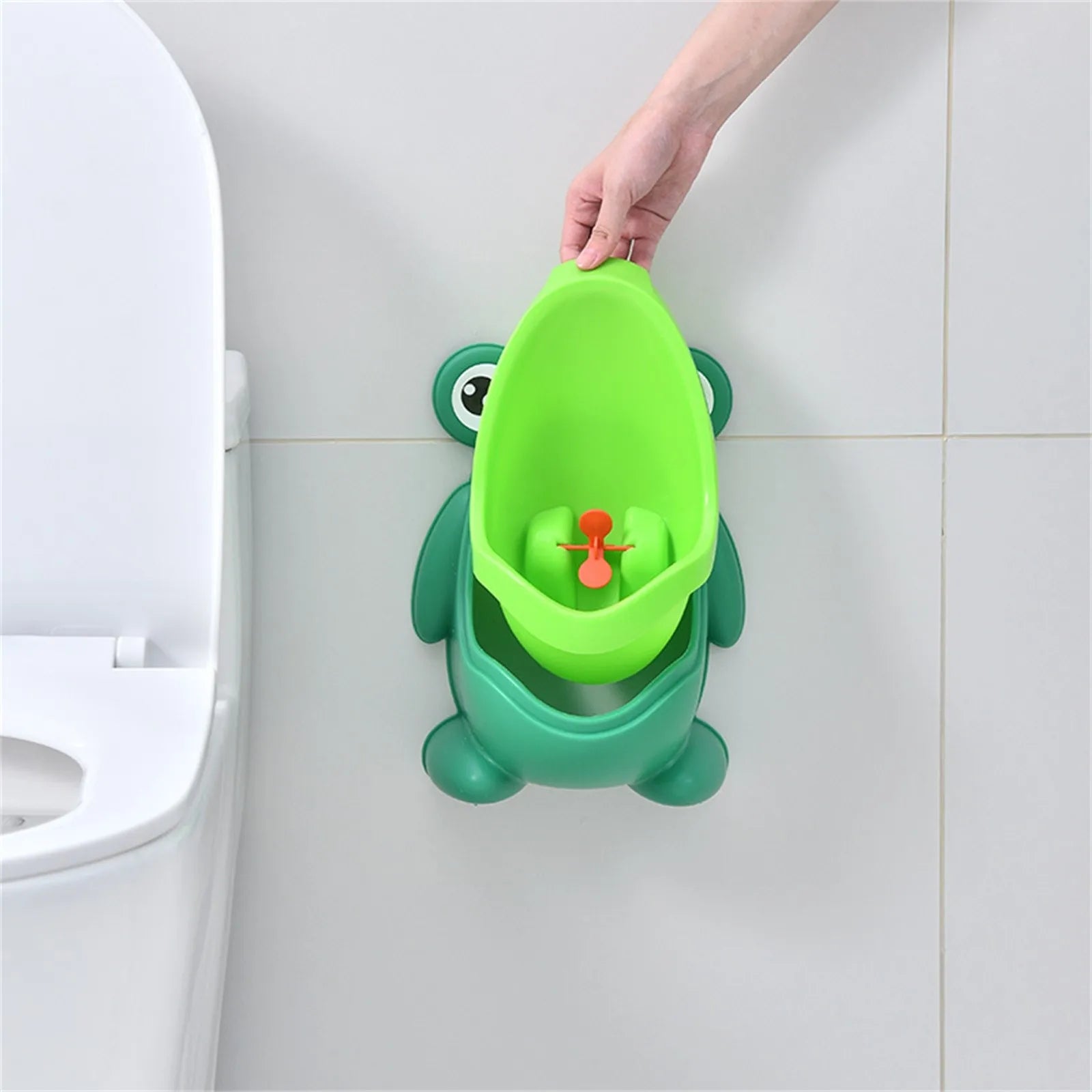 Baby Boys Standing Potty Cartoon Frog Shape Wall-Mounted Urinals Toilet Training Stand Vertical Urinal Potty Pee Infant Toddler